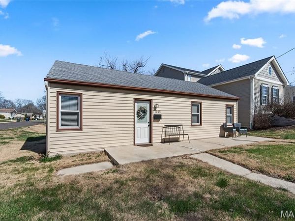 11945 Lillian Avenue, Des Peres, MO 63131