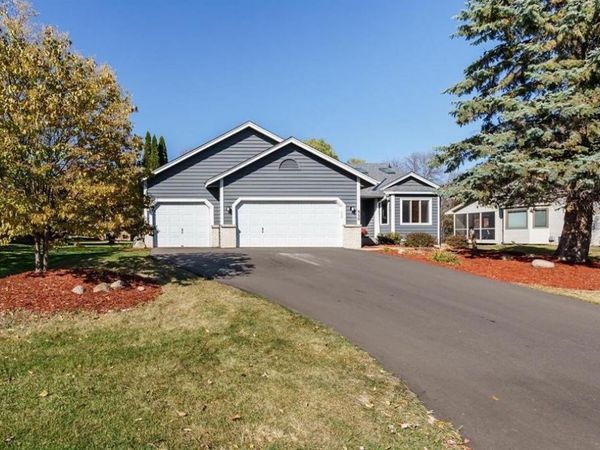 950 Lake Susan Drive, Chanhassen, MN 55317