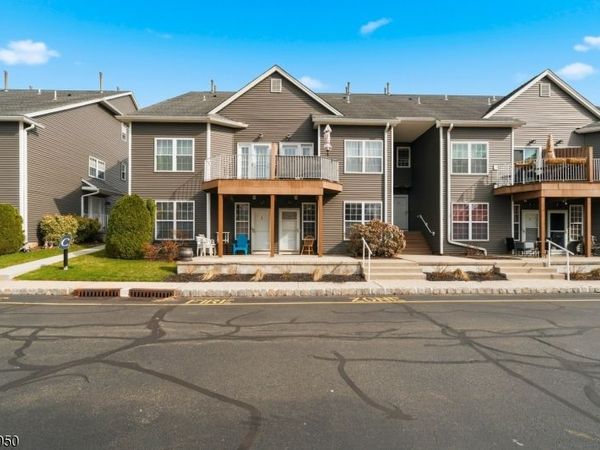 20 S Midland Ave, Kearny, NJ 07032