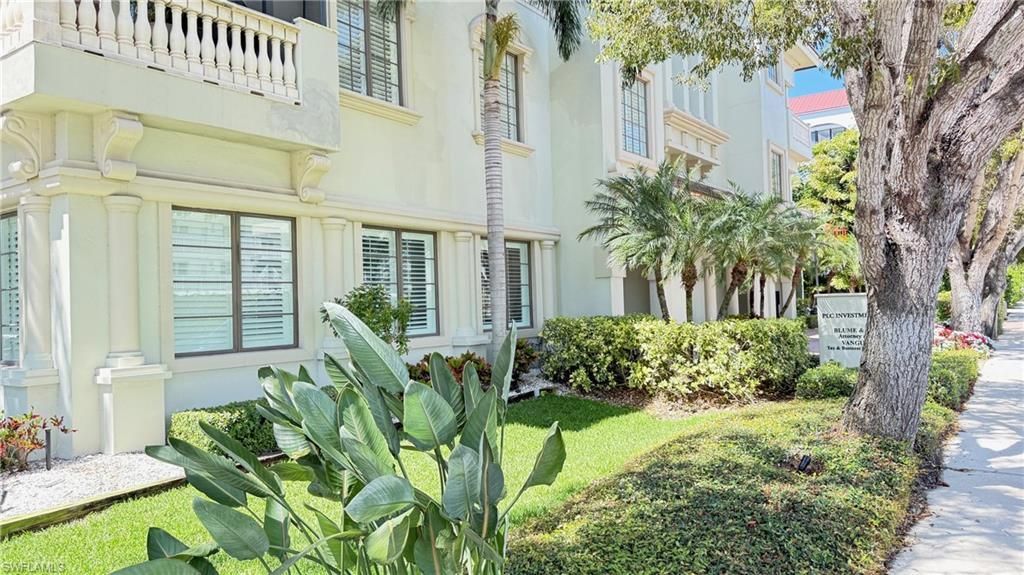 750 11th St S, Unit 101, Naples, FL 34102 Photo