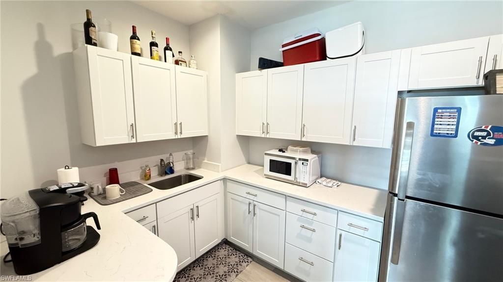 750 11th St S, Unit 101, Naples, FL 34102 Photo