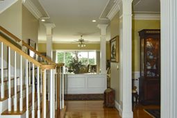 568 Charles Court  photo 4