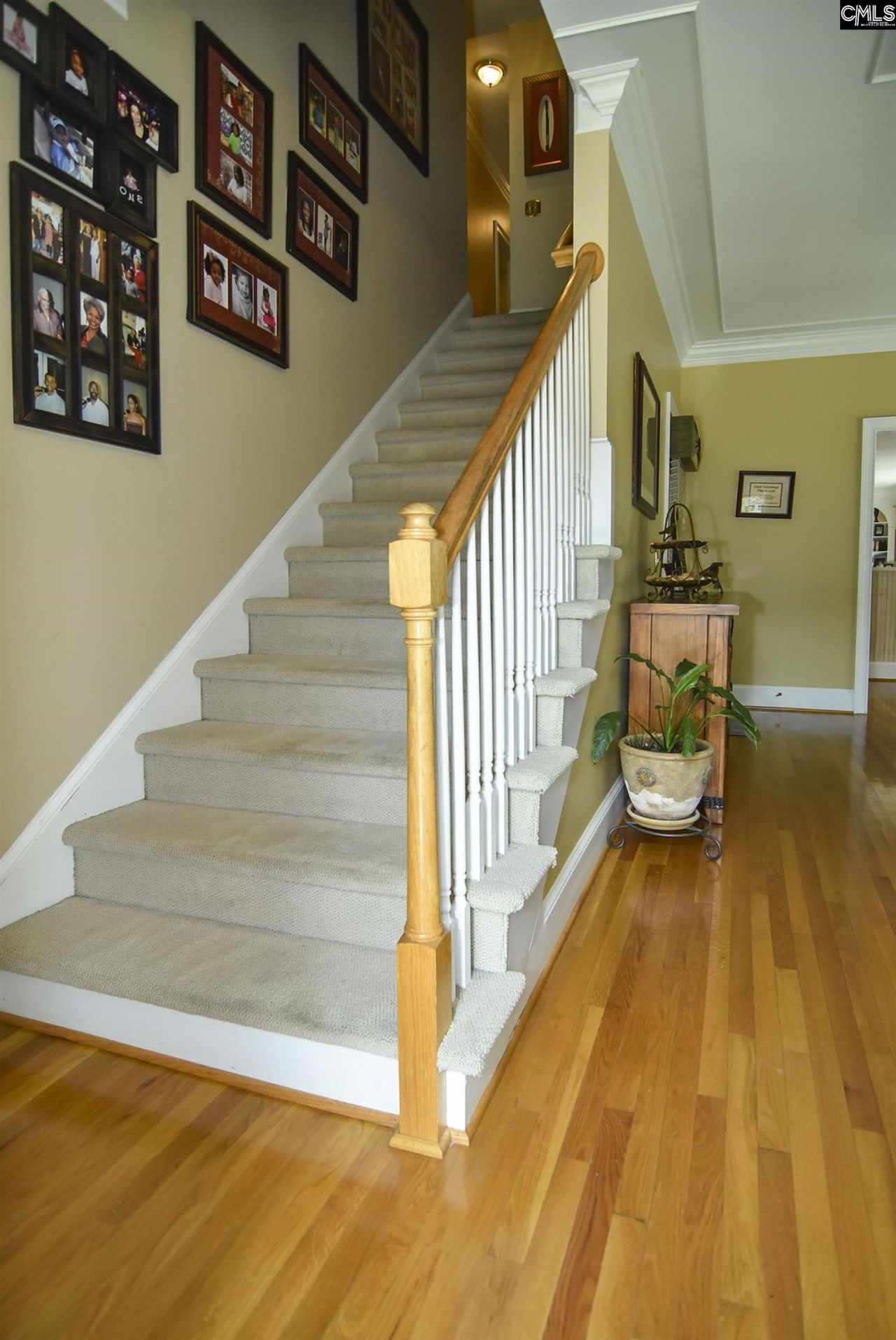 568 Charles Court  Photo 24