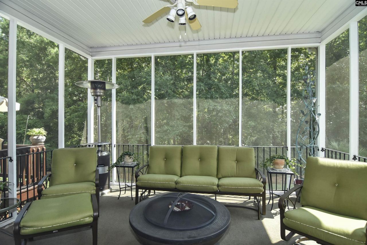 568 Charles Court  Photo 47