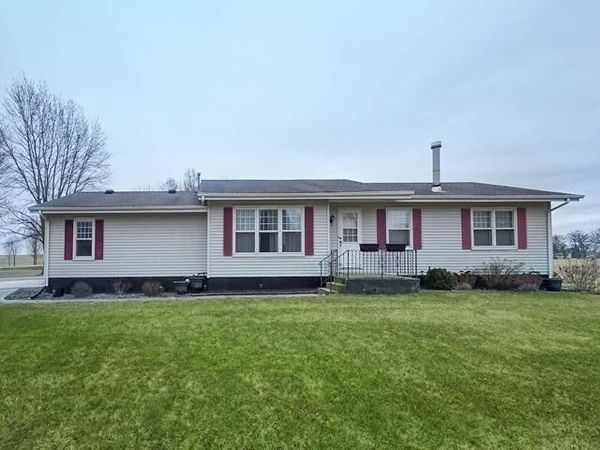 1926 Honey Creek Road, Manchester, IA 52057