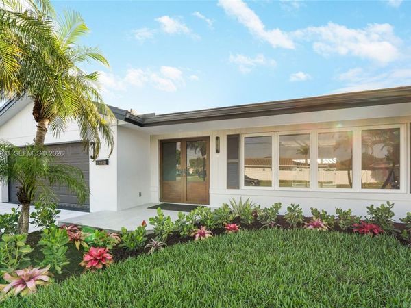 4460 NE 25th Ave , Lighthouse Point, FL 33064