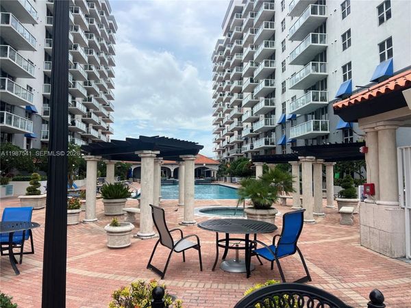 5077 NW 7th St, Unit 917, Miami, FL 33126