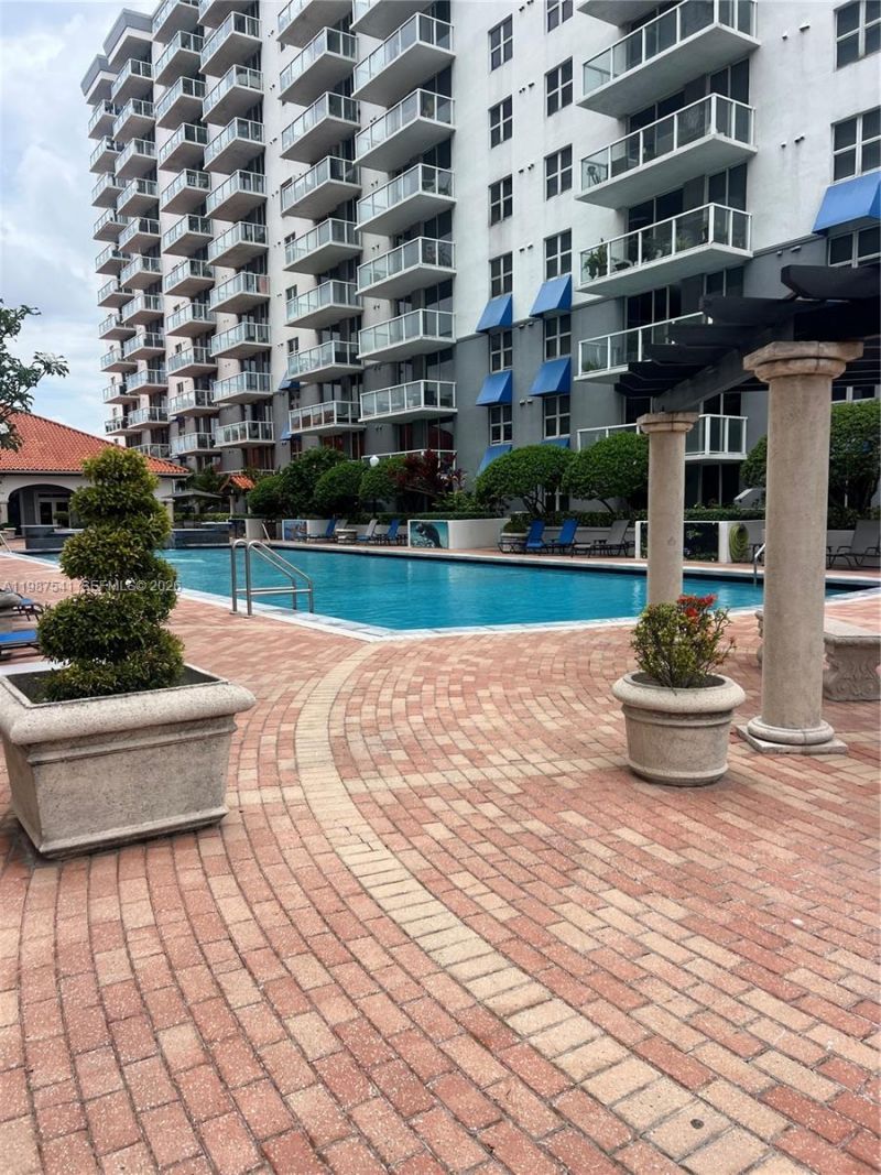 5077 NW 7th St, Unit 917, Miami, FL 33126 Photo