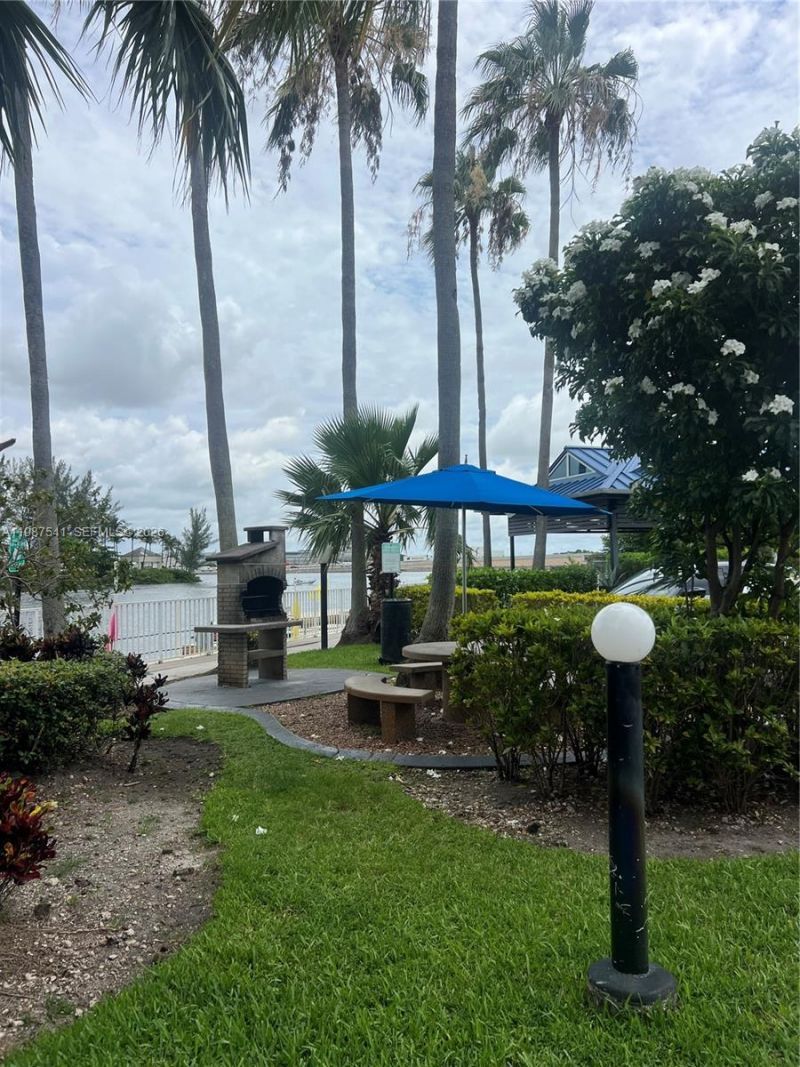 5077 NW 7th St, Unit 917, Miami, FL 33126 Photo
