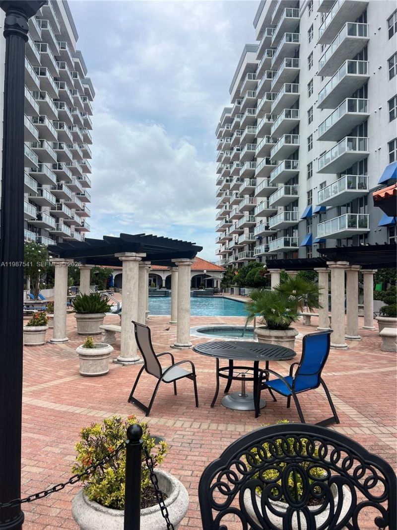 5077 NW 7th St, Unit 917, Miami, FL 33126 Photo