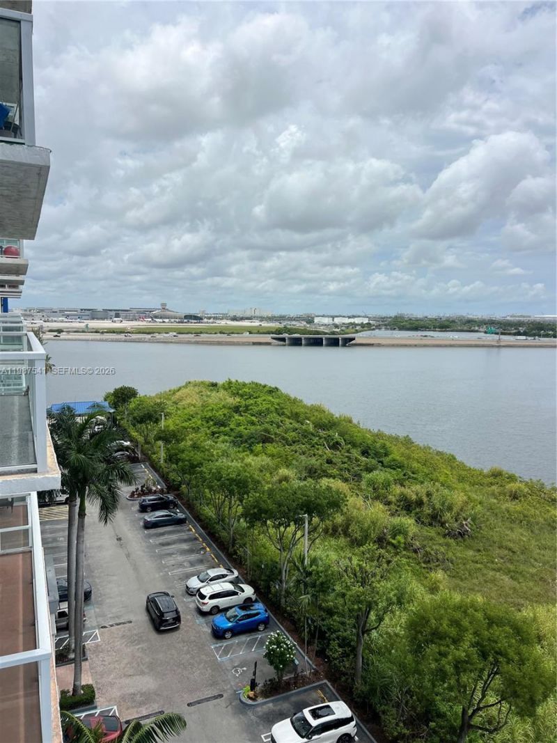 5077 NW 7th St, Unit 917, Miami, FL 33126 Photo