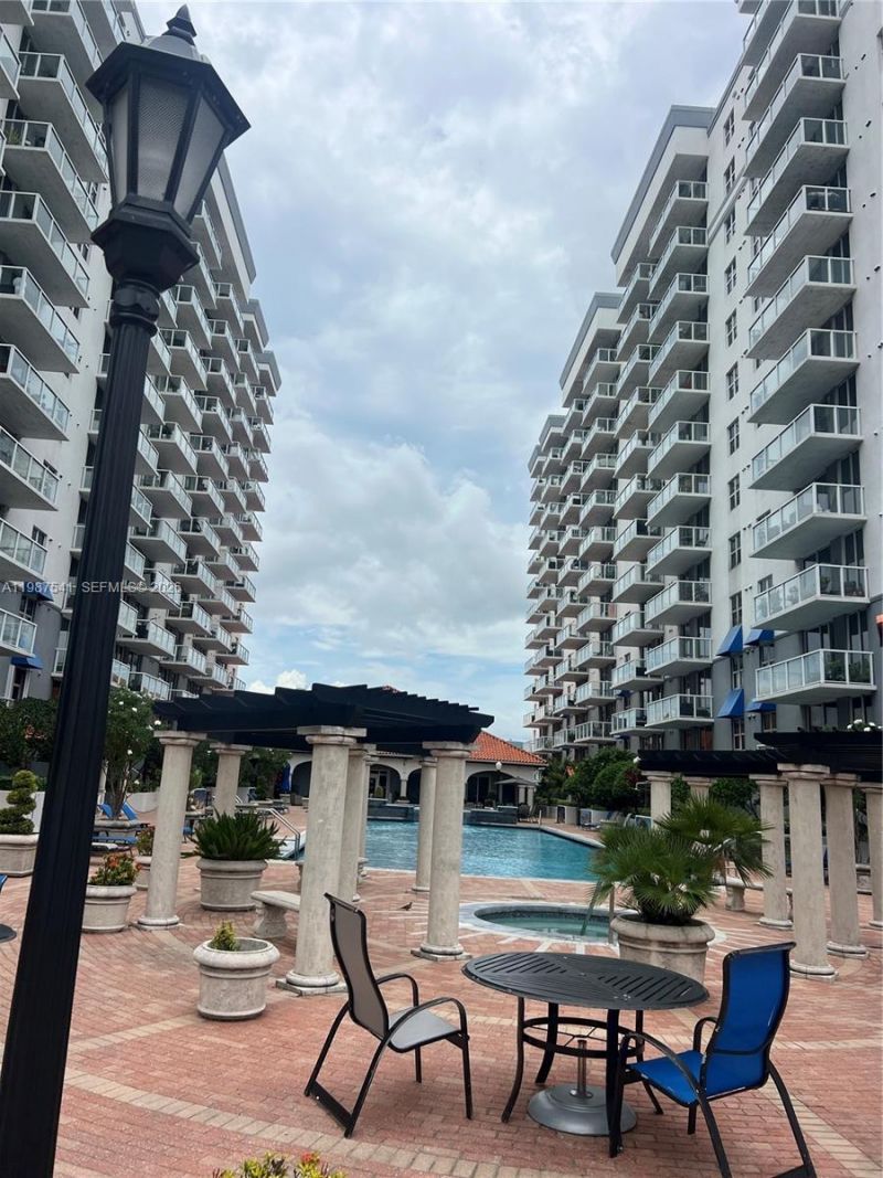 5077 NW 7th St, Unit 917, Miami, FL 33126 Photo