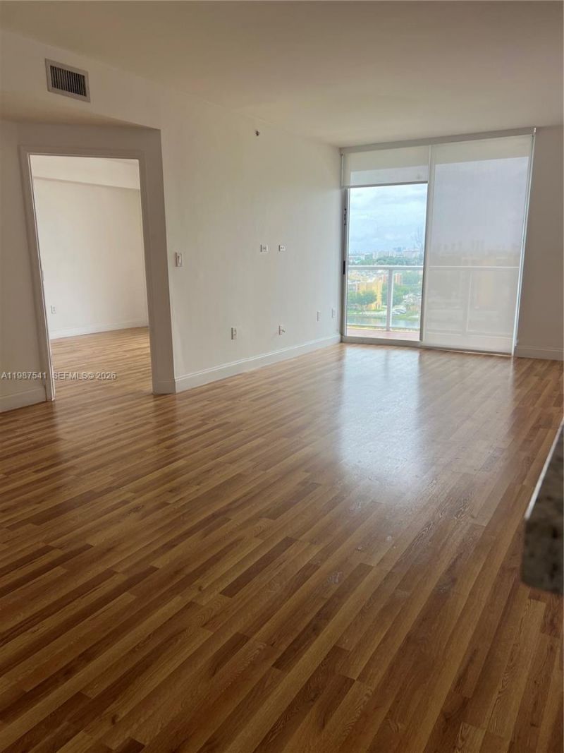 5077 NW 7th St, Unit 917, Miami, FL 33126 Photo