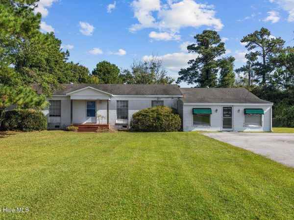 1468 W Corbett Avenue , Swansboro, NC 28584