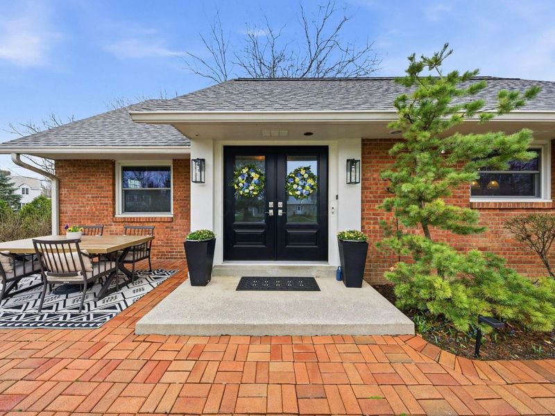 1780 Waltham Road, Upper Arlington, OH 43221 Photo 1