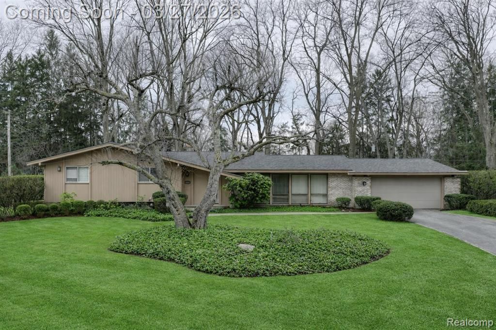 6974 Woodside Trail, West Bloomfield Township, MI 48322 Main Photo