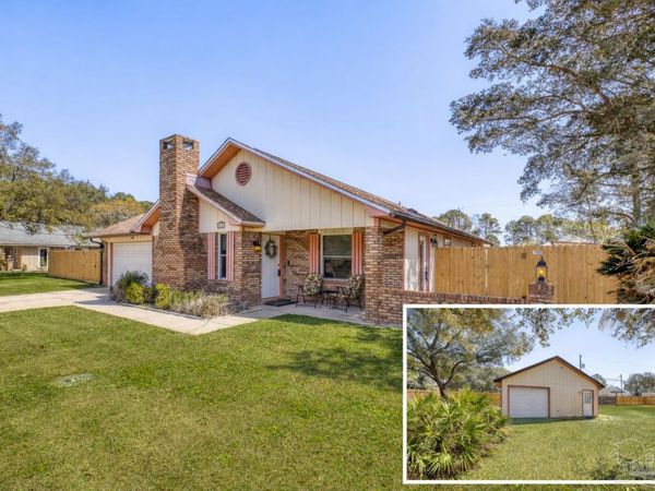 2176 Calle De Cantabria, Navarre, FL 32566