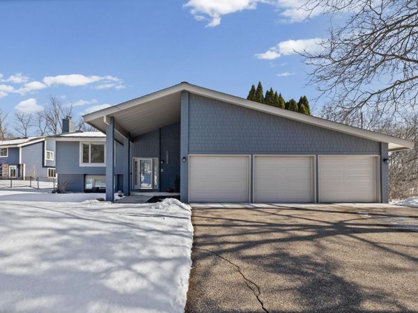 16800 Creek Ridge Trail, Minnetonka, MN 55345