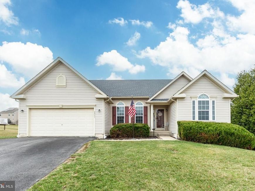 2263 Water Garden Drive, Hanover, PA 17331 Main Photo