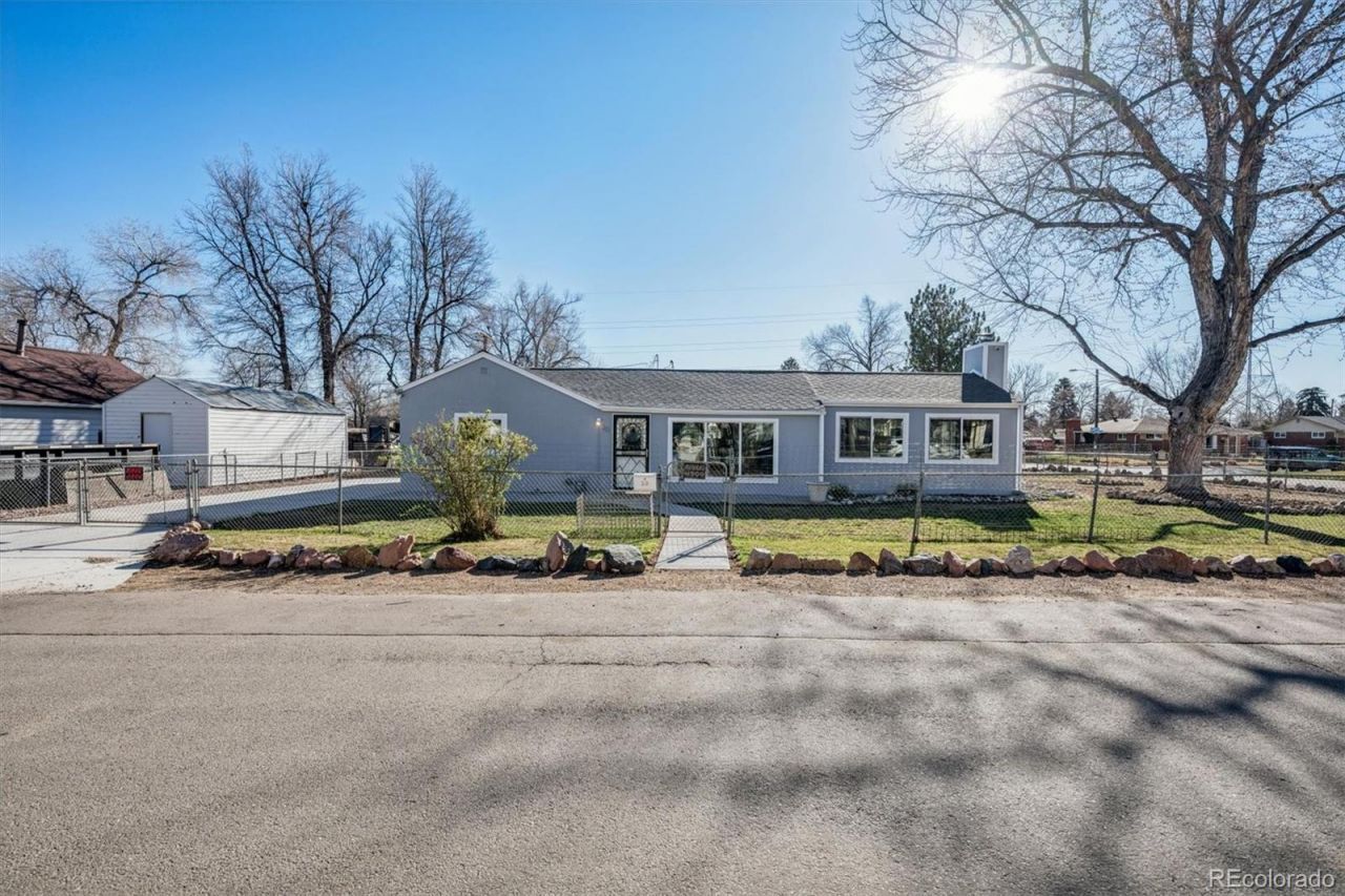 20 Gray Street, Lakewood, CO 80226 Main Photo