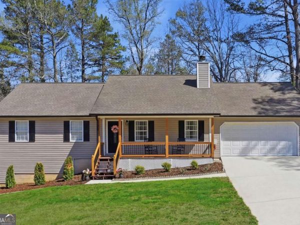 420 Stoneview Drive, Hoschton, GA 30548