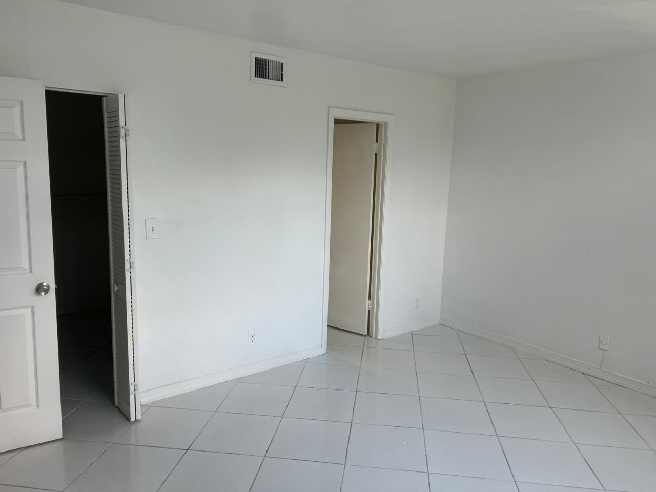 3900 NW 76th Avenue, Sunrise, FL 33351 Photo