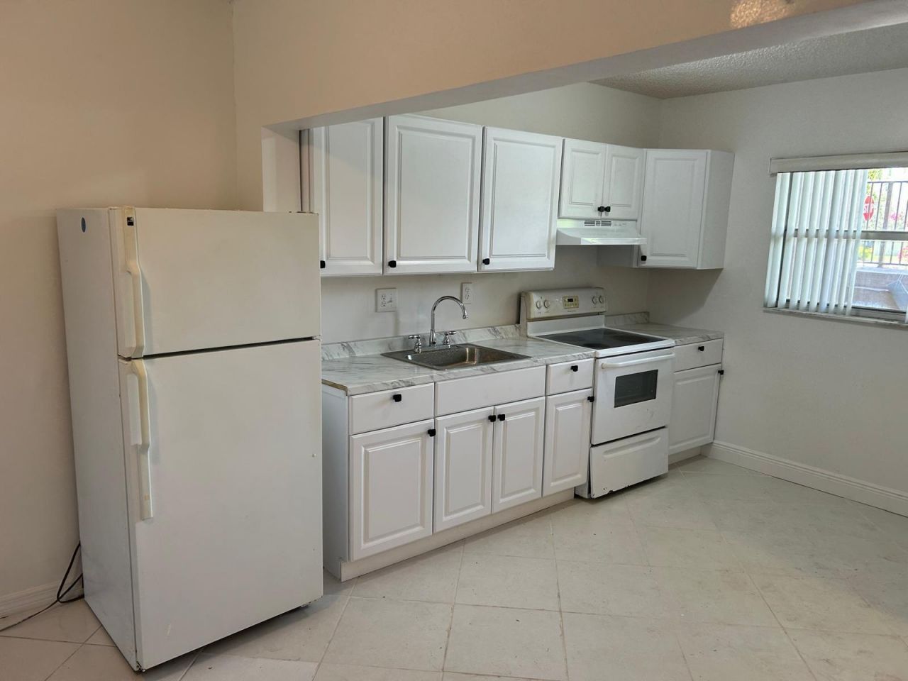 3900 NW 76th Avenue, Sunrise, FL 33351 Photo