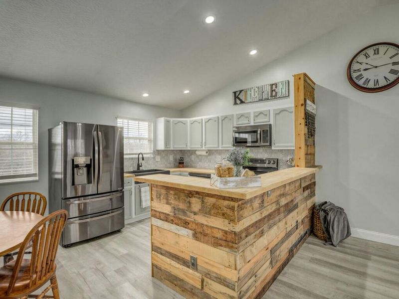 263 Redwood Drive, Dry Ridge, KY 41035 Photo 7