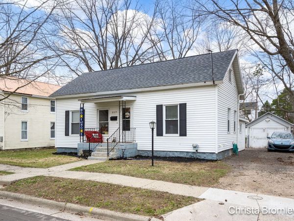 517 Front Street, Lowell, MI 49331