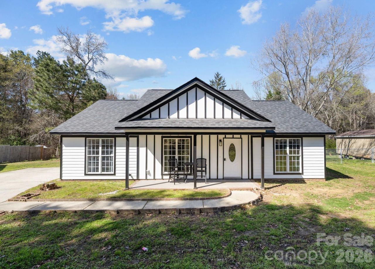 1012 Crescent Way, Wingate, NC 28174 Main Photo