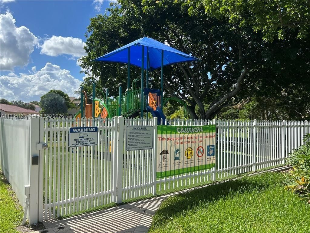 15686 NW 12th Mnr , Unit 15686, Pembroke Pines, FL 33028 Photo