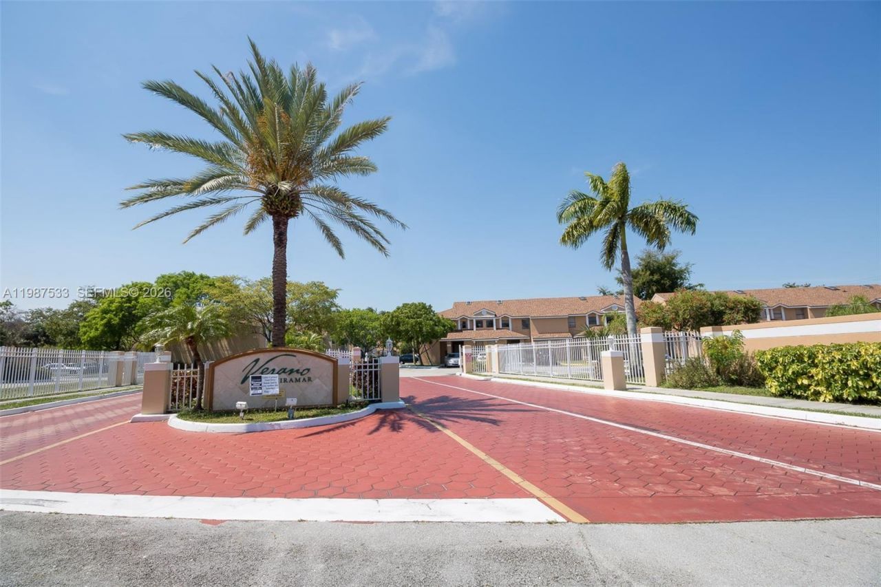 2157 SW 80th Ter, Unit 2157, Miramar, FL 33025 Photo