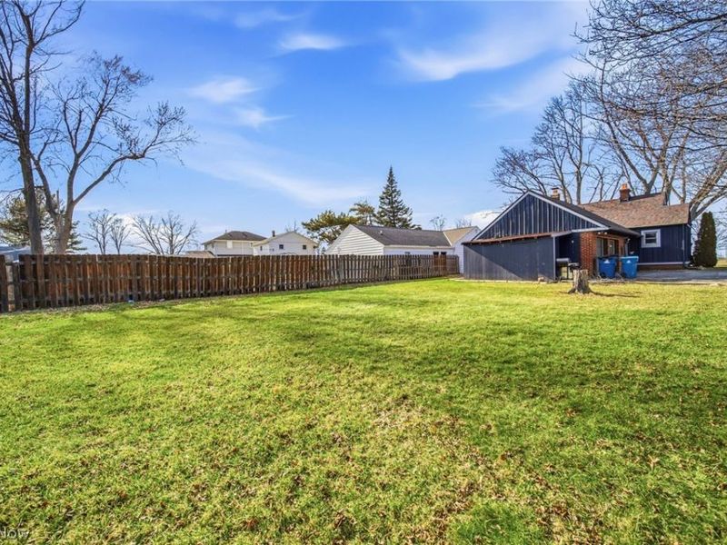 33378 Lake Shore Boulevard, Eastlake, OH 44095 Photo 4