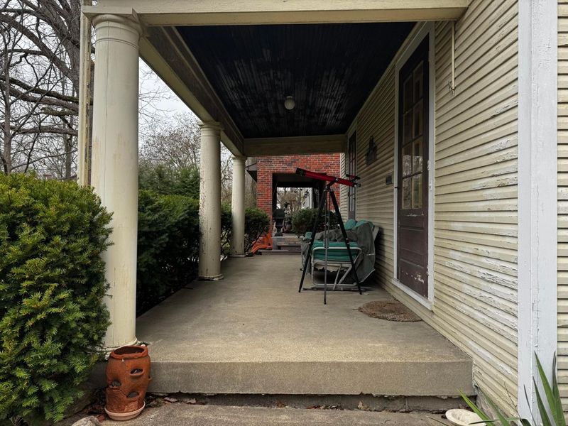 890 S Cassingham Road, Columbus, OH 43209 Photo 4