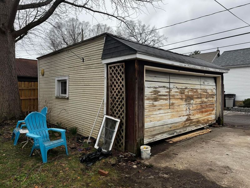 890 S Cassingham Road, Columbus, OH 43209 Photo 9