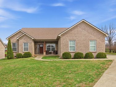 100 Minnow Cove Court, Nicholasville, KY 40356
