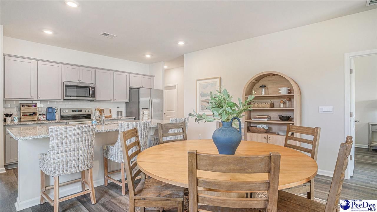 3360 Royal Star Lane Photo 6