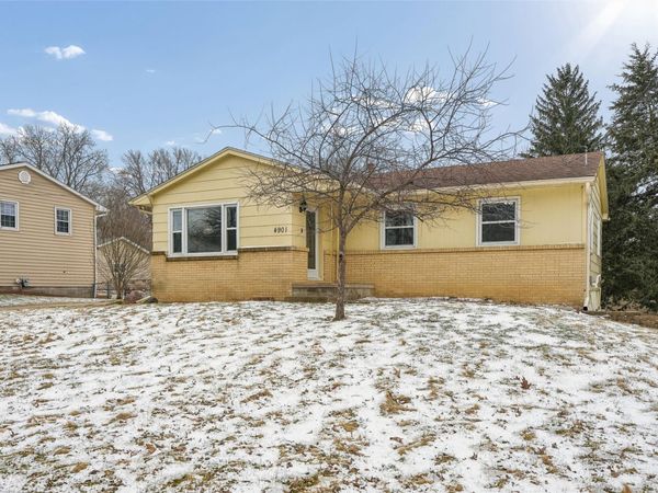 4901 Ash Drive, Pleasant Hill, IA 50327