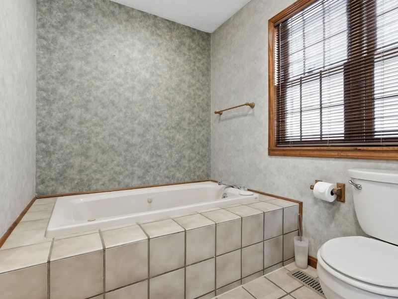 1640 Cardinal Hill Lane, Sugar Grove, OH 43155 Photo 12