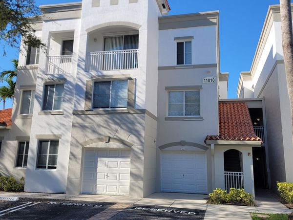 11010 Legacy Drive, Unit 301, Palm Beach Gardens, FL 33410