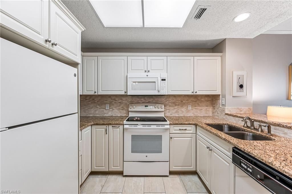 900 Arbor Lake Dr, Unit 9-101, Naples, FL 34110 Photo