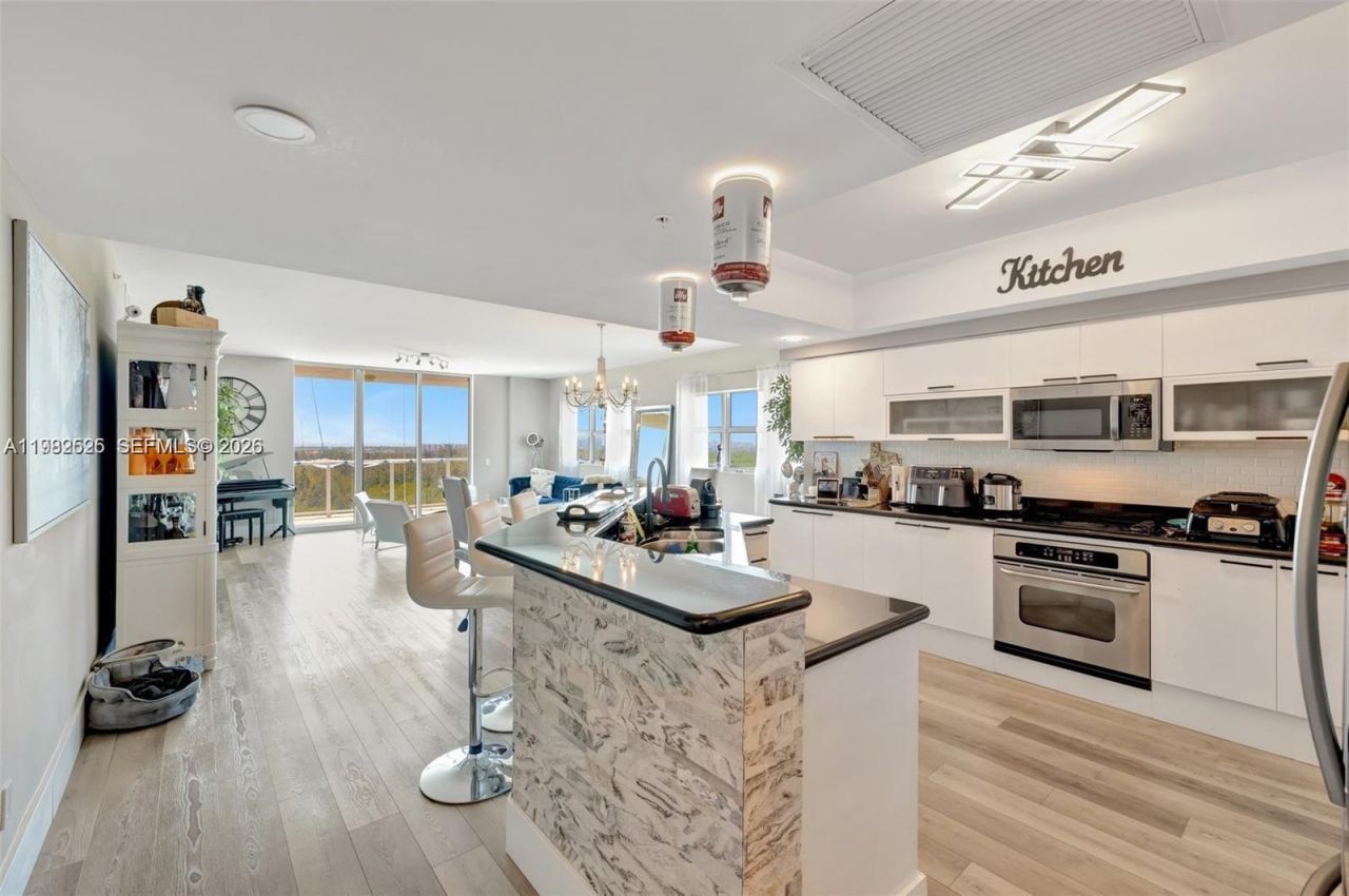 14951 Royal Oaks Ln , Unit 1409, North Miami, FL 33181 Photo