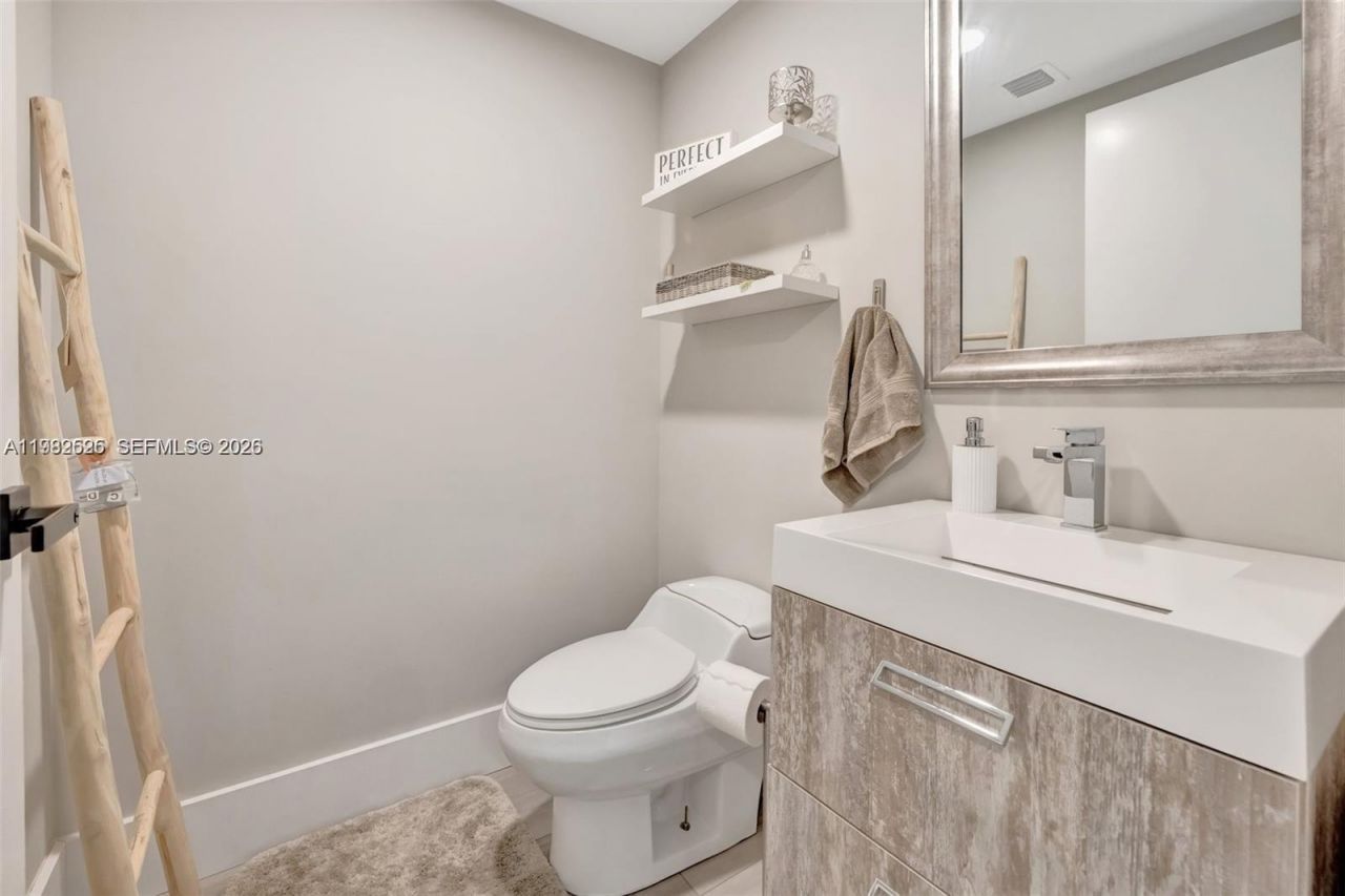 14951 Royal Oaks Ln , Unit 1409, North Miami, FL 33181 Photo