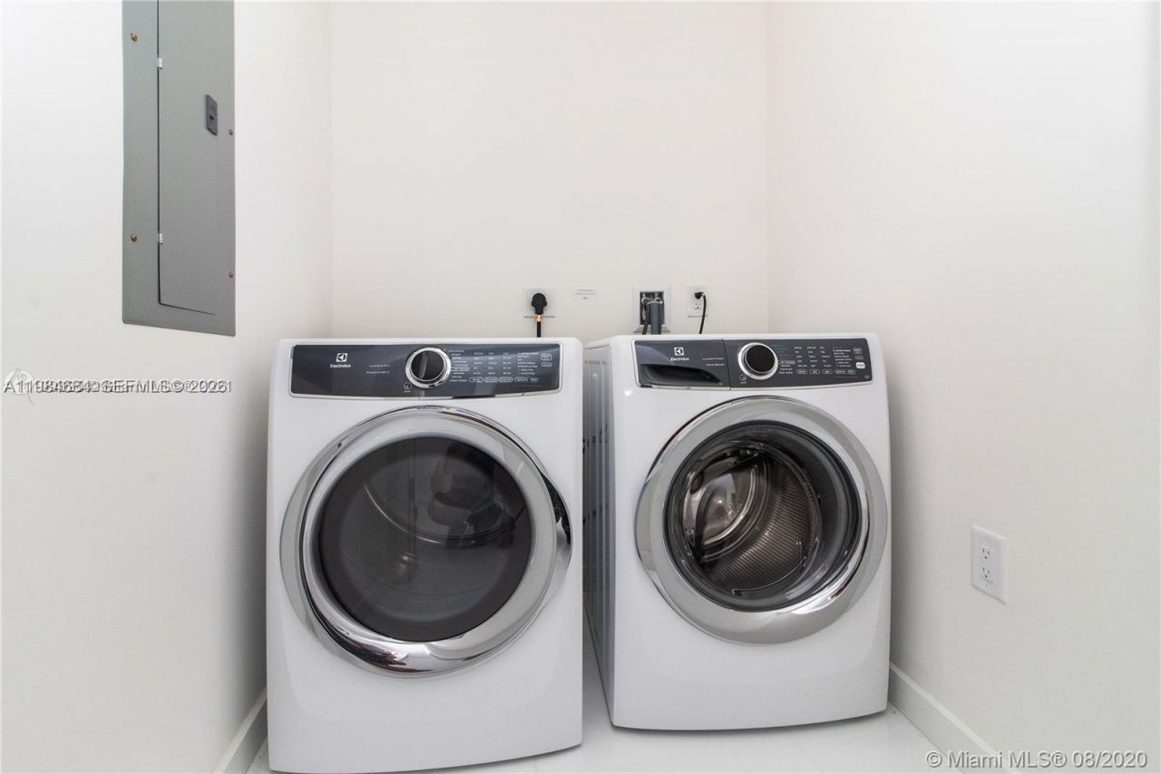 851 NE 1st Ave, Unit 3601, Miami, FL 33132 Photo