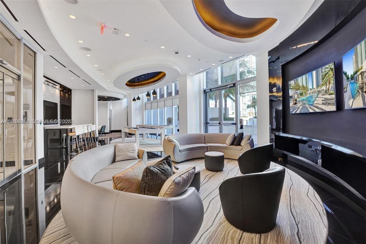 851 NE 1st Ave, Unit 3601, Miami, FL 33132 Photo