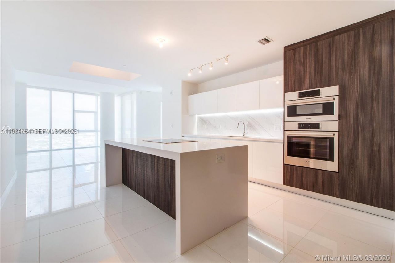 851 NE 1st Ave, Unit 3601, Miami, FL 33132 Photo