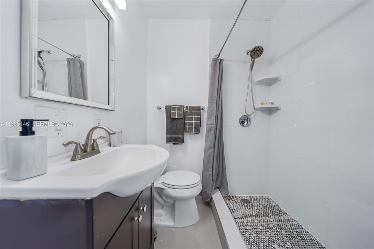 8420 Pasadena Blvd , Pembroke Pines, FL 33024 Photo