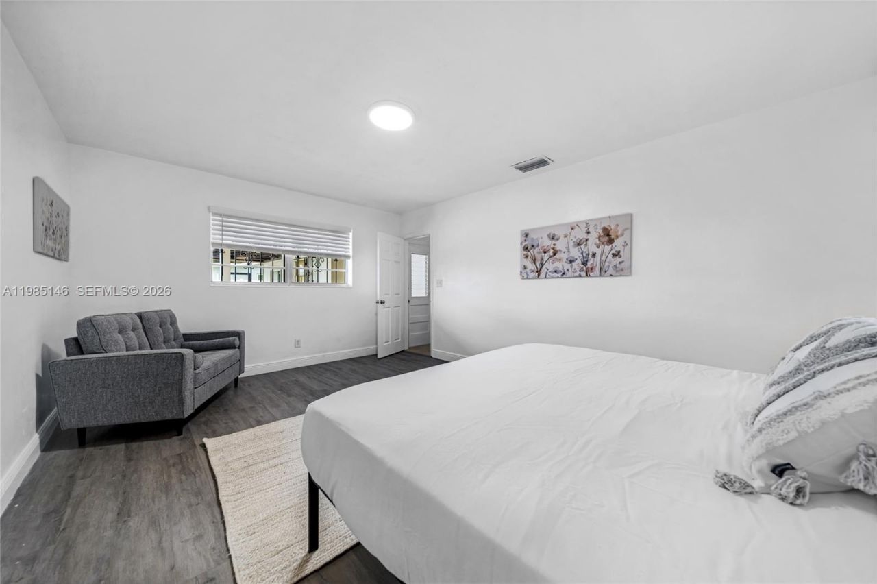 8420 Pasadena Blvd , Pembroke Pines, FL 33024 Photo