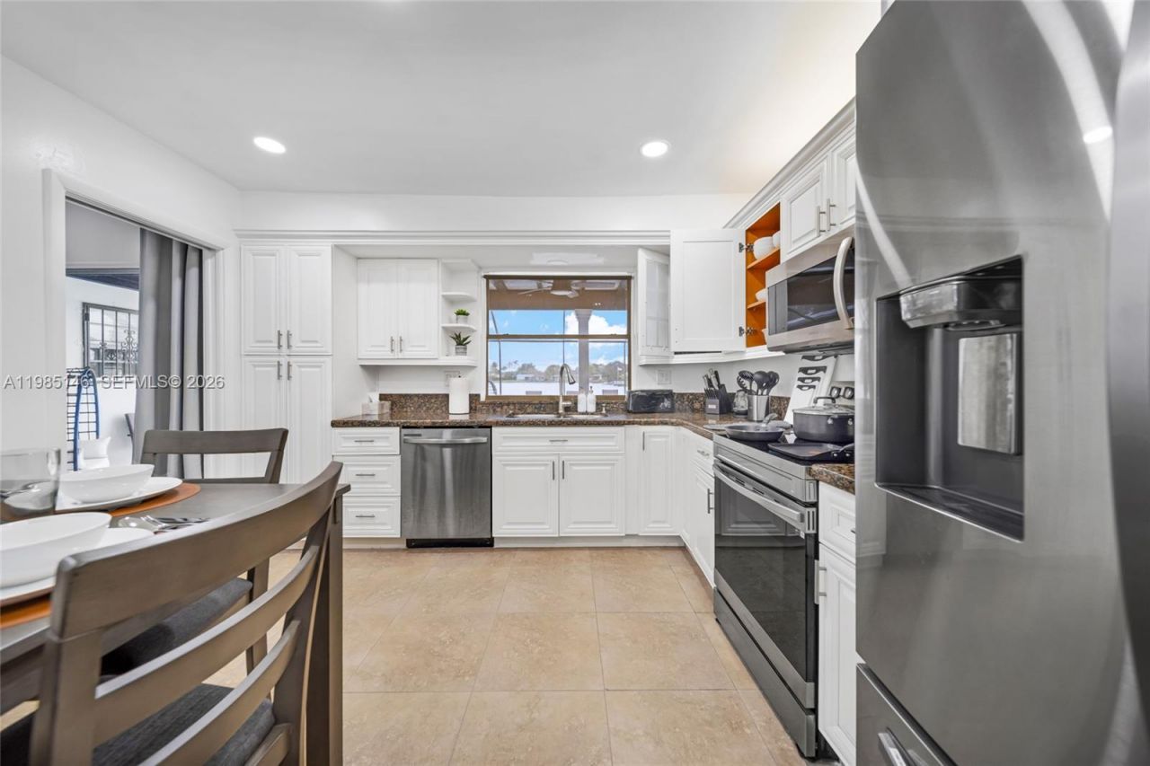 8420 Pasadena Blvd , Pembroke Pines, FL 33024 Photo