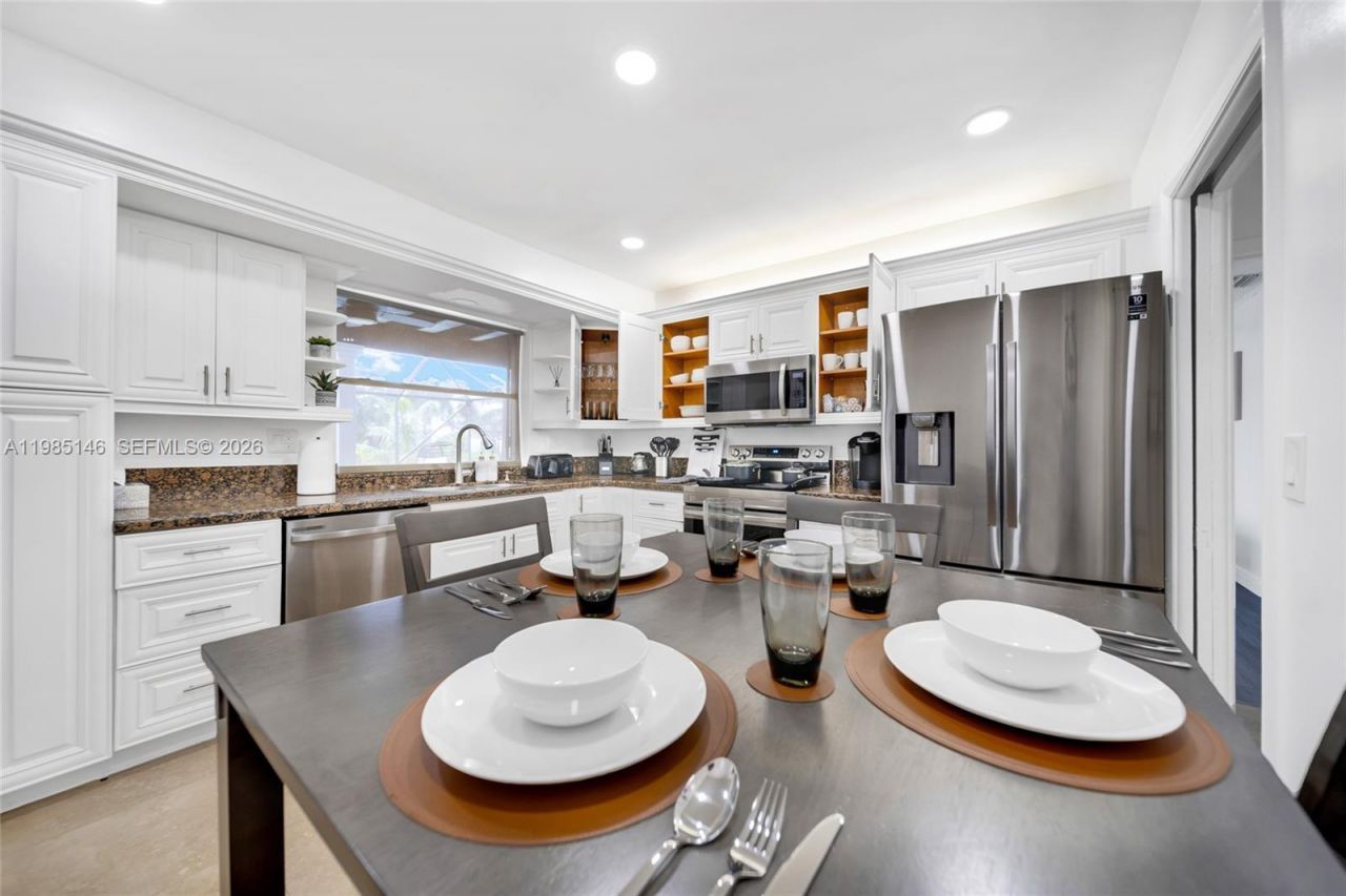 8420 Pasadena Blvd , Pembroke Pines, FL 33024 Photo